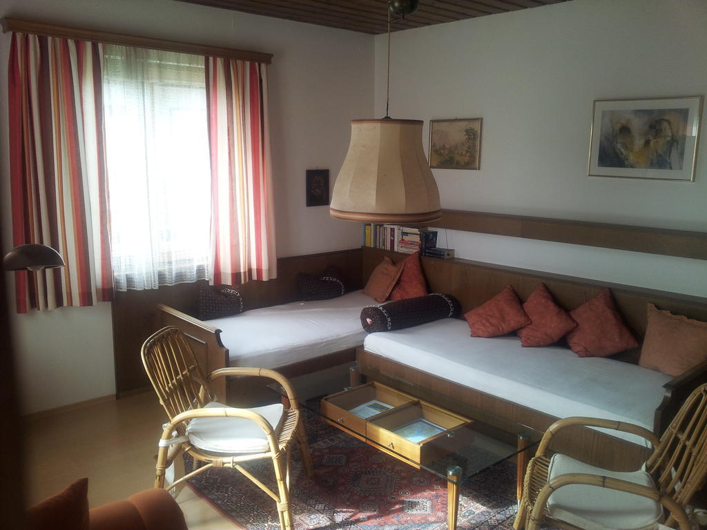 Appartements Direkt Am See グルントルゼー 部屋 写真